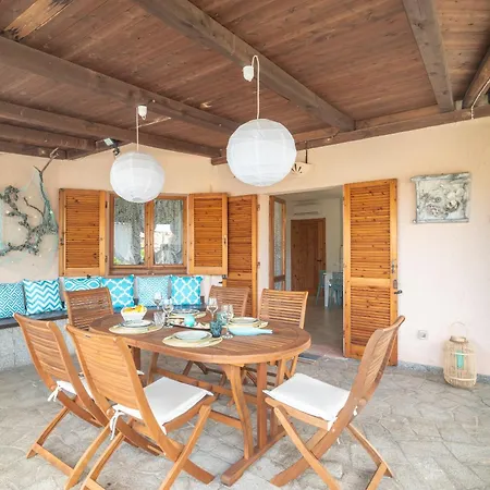 Clelia Apartment *
